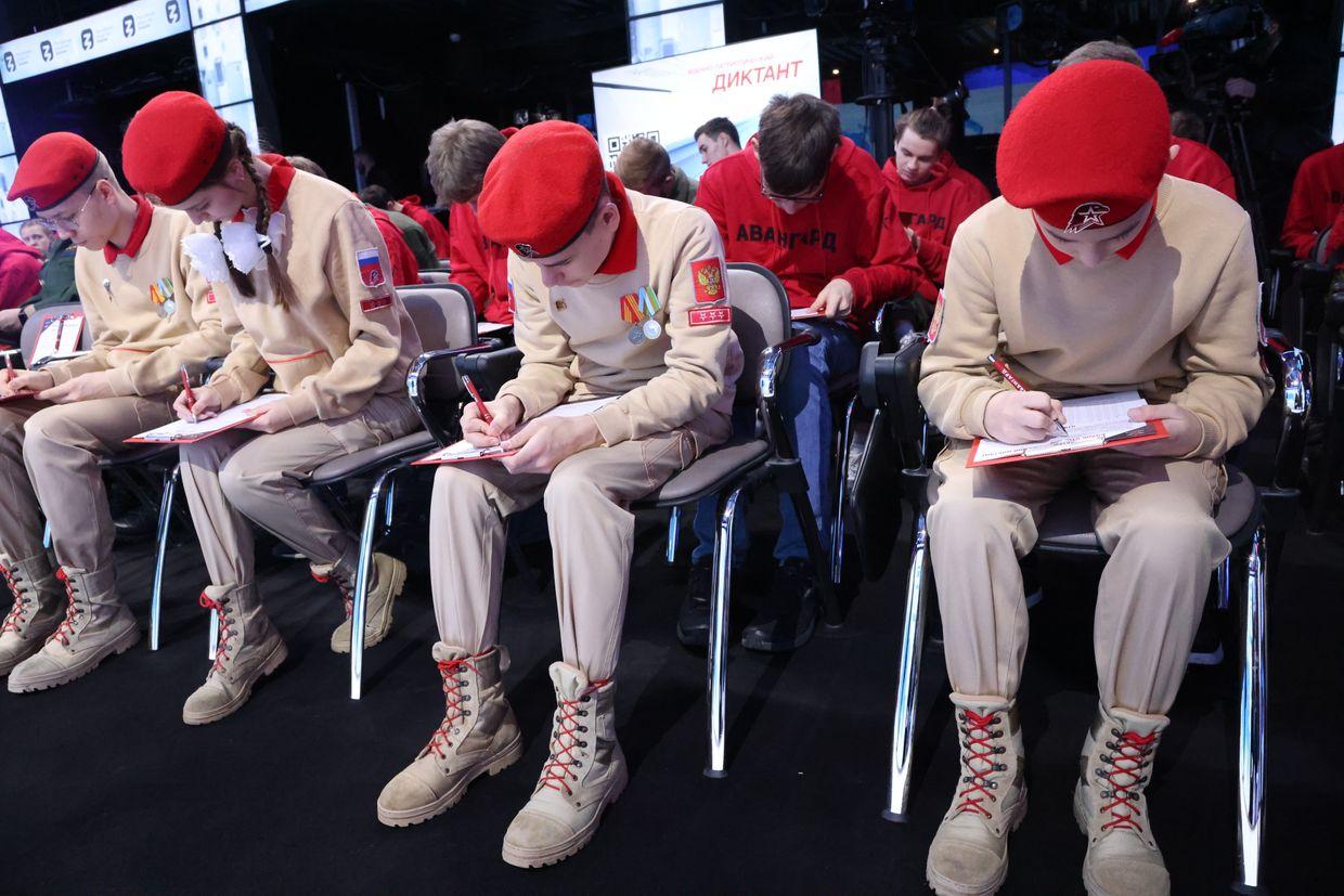 UK Defense Ministry: New Russian curriculum to prepare students for military service