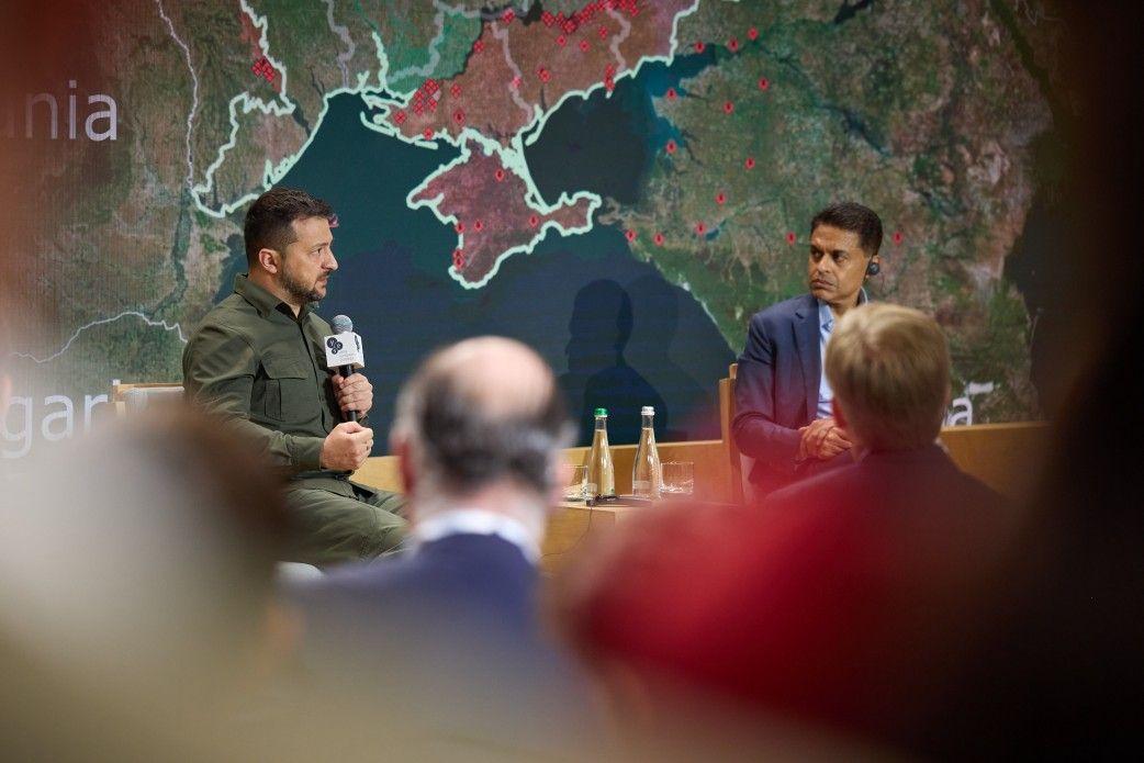 Zelensky: Ukraine's counteroffensive moves faster than new sanctions