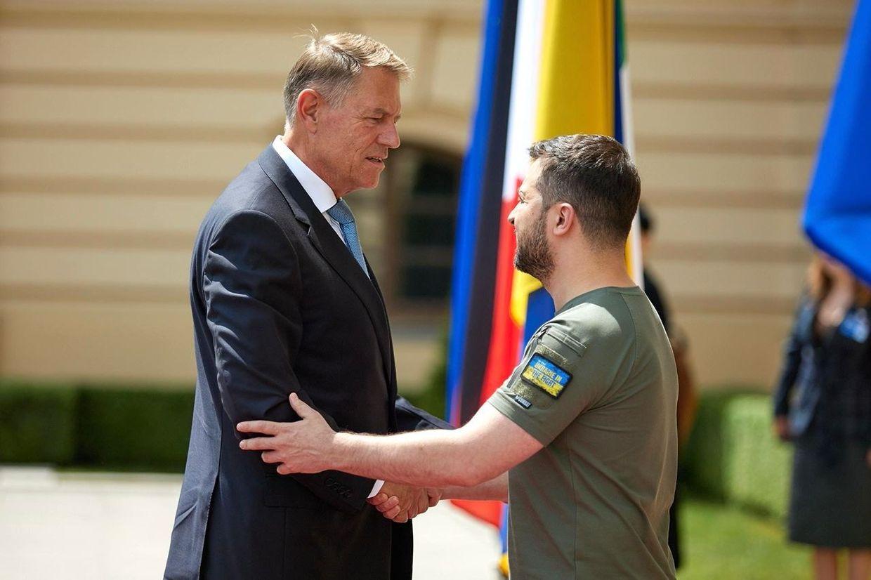 Zelensky arrives in Romania for talks with president