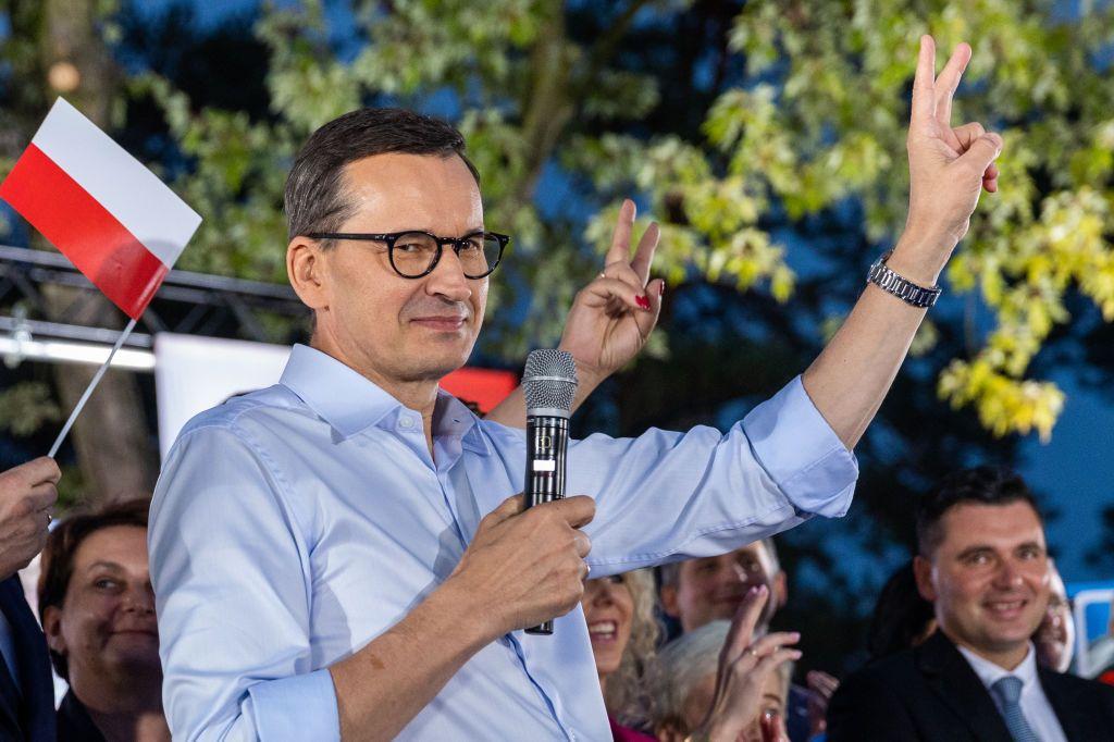 Polish PM Morawiecki loses confidence vote