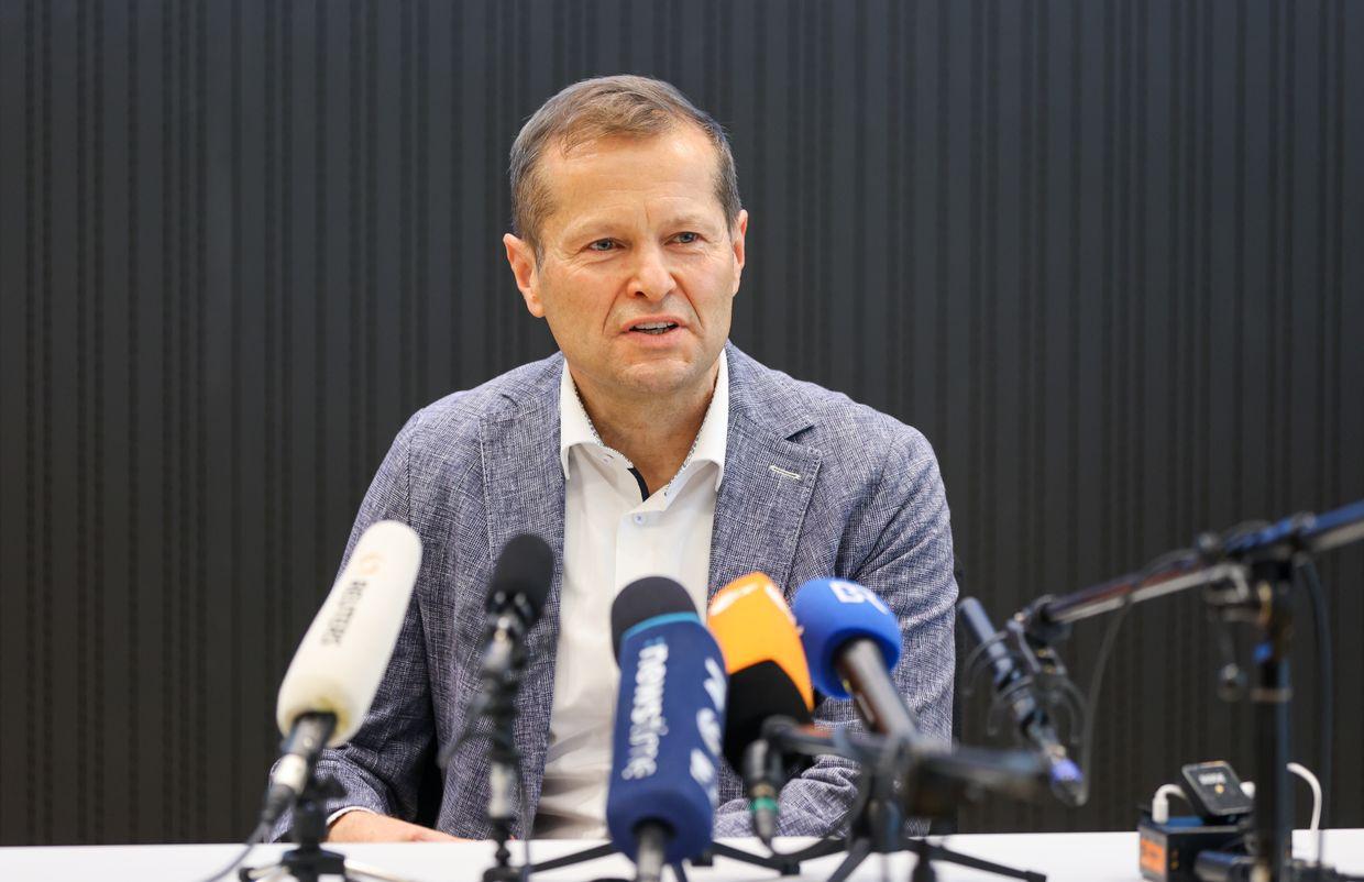Hungarian Nobel laureate to donate prize money to Ukraine charity