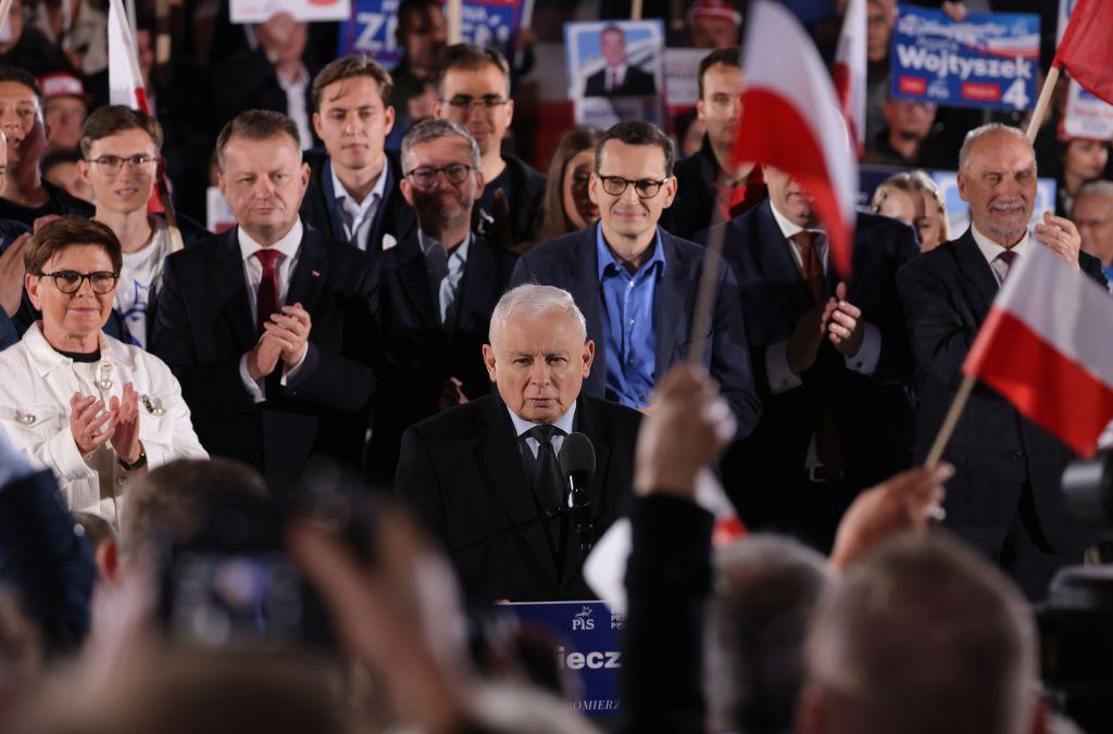 Media: Poland's ruling party hired Orban's advisers for election campaign