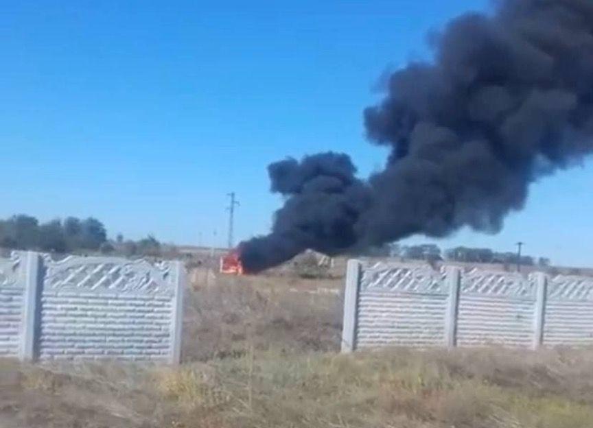 Russian drone strikes cemetery in Kherson Oblast, injuring 3 workers