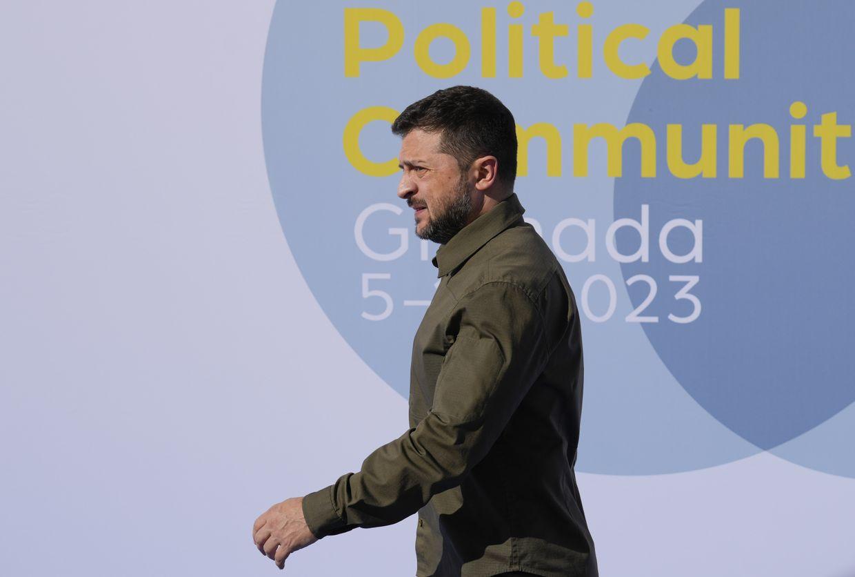 Zelensky arrives in Spain for European Political Community Summit