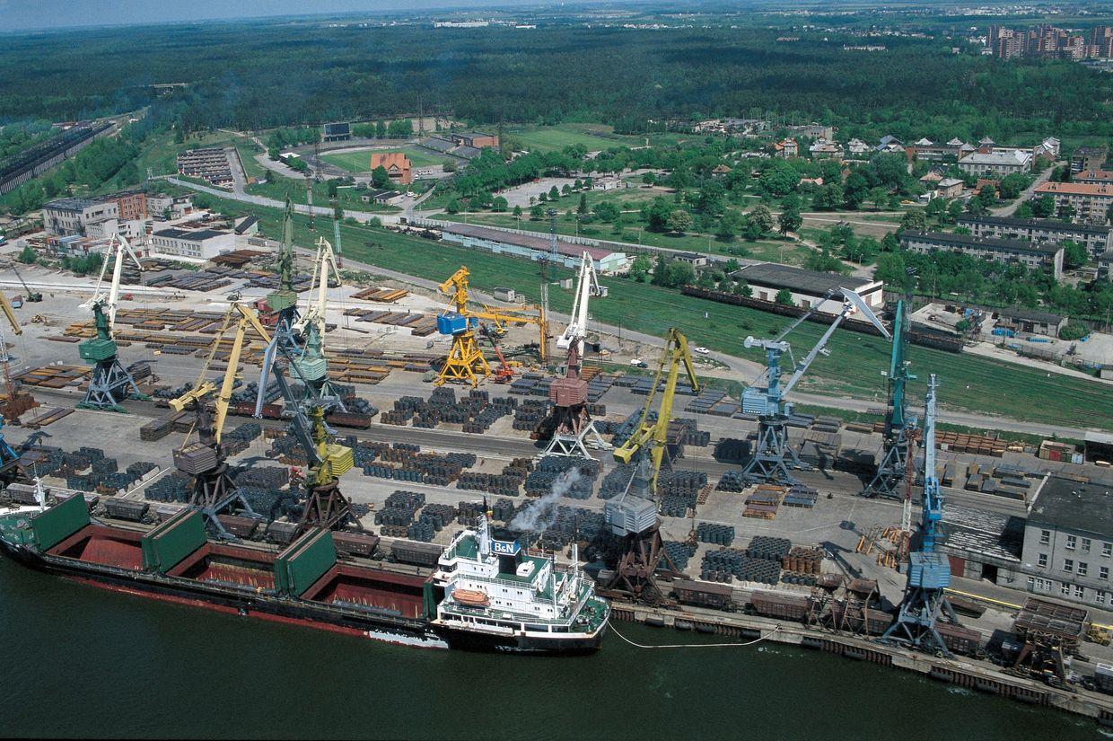 Lithuania opens transit corridor for Ukrainian grain