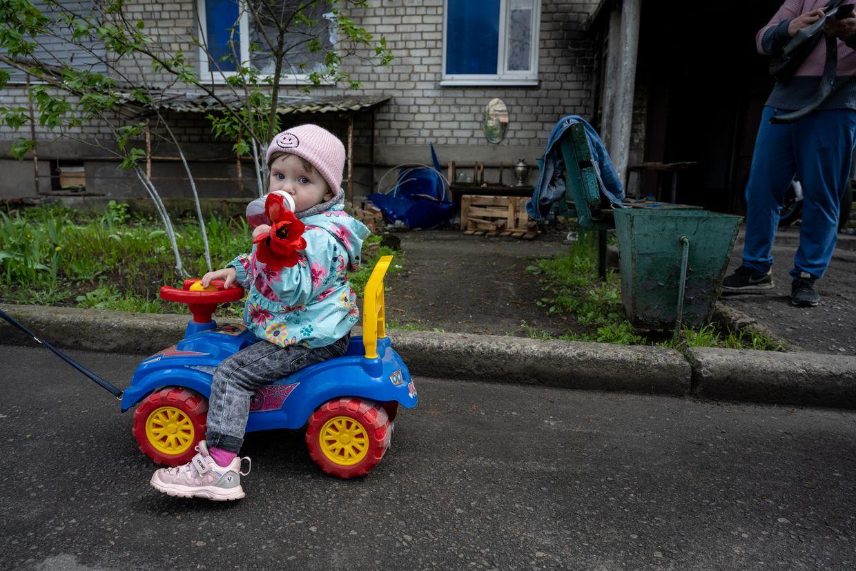 Ukraine evacuates children from 8 Donetsk Oblast settlements