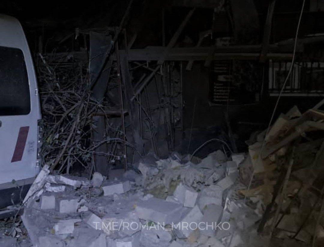 Russian strike on Kherson injures 7