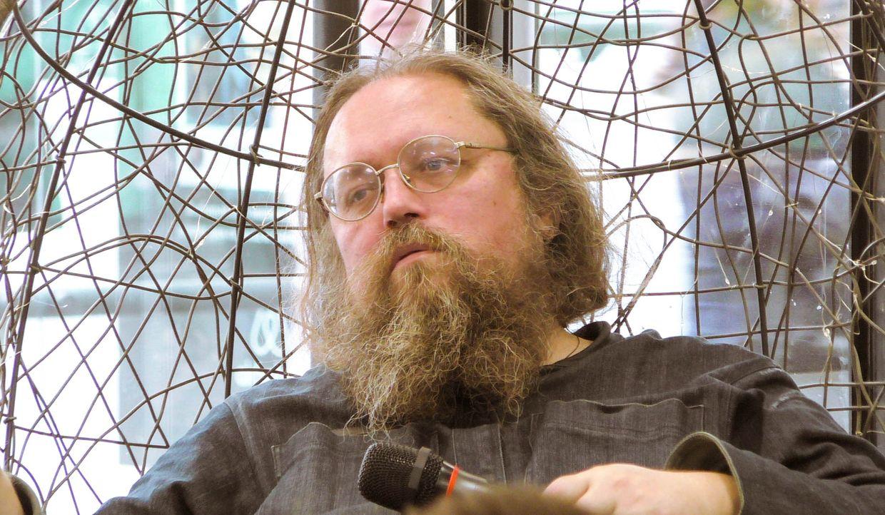Russian theologian, known church critic Andrei Kuraev leaves Russia for Czechia