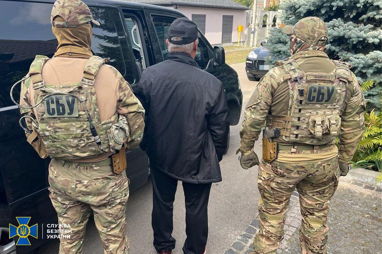 SBU detains factory director for allegedly transferring $400,000 to Russian proxy forces