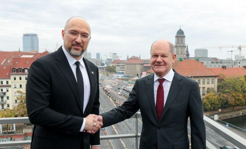 PM Shmyhal meets Scholz in Germany