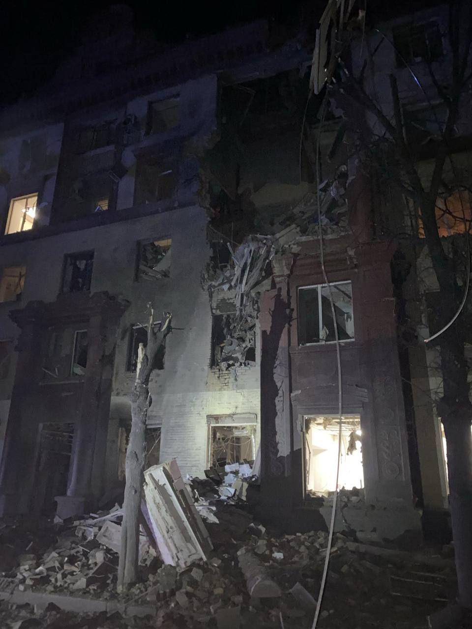 Russia strikes Zaporizhzhia with missiles, killing 1
