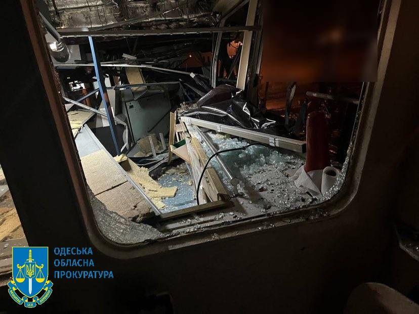 Russian strike on Odesa Oblast port hits foreign cargo ship, kills 1