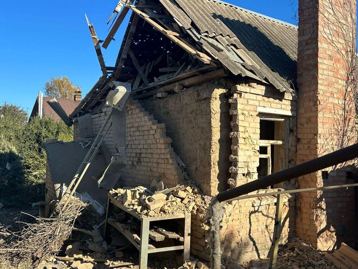 Governor: Russian attacks on Nikopol district injure woman