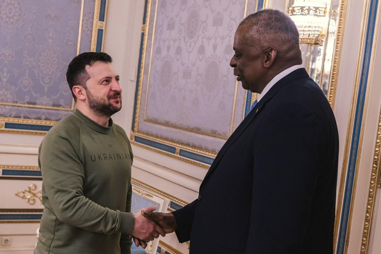 US Defense Secretary Austin meets with Zelensky in Kyiv