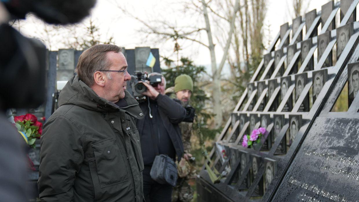 German Defense Minister Pistorius arrives in Kyiv on unannounced visit