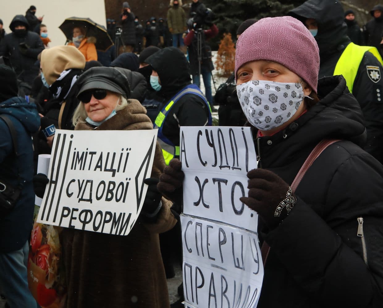 EU's decision to pay for alleged 'anti-reform' draws criticism from Ukrainian experts
