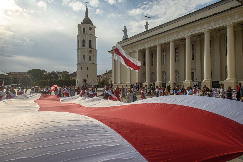 New Belarusian poetry collection explores revolution, exile, war