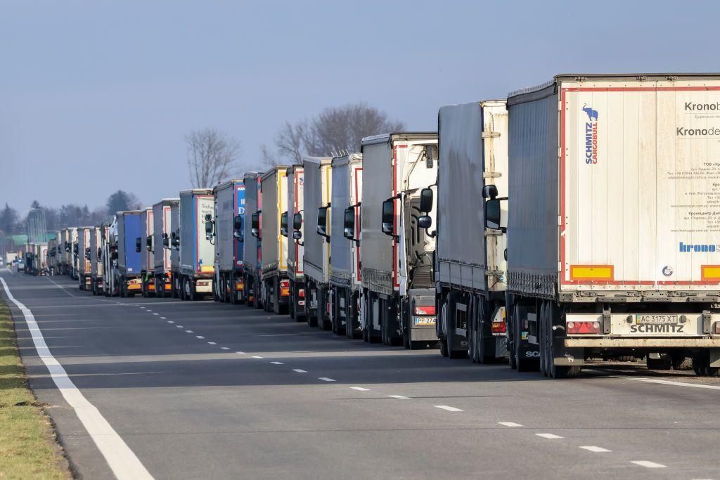 Media: Ukrainian truckers stage counterprotest at Polish border
