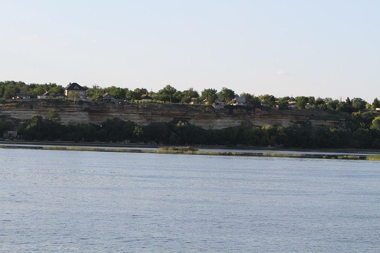 Russian strike on Kherson Oblast injures man
