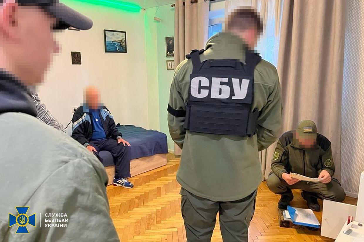 SBU detains 2 people allegedly attempting to help coordinate Russian airstrikes