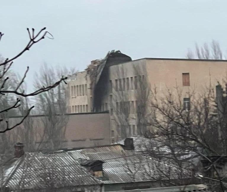 Russian attacks injure 2 in Donetsk, Kherson oblasts over past day