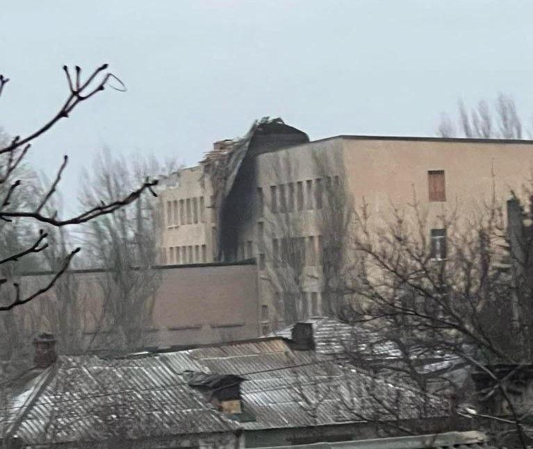 Russian attacks injure 2 in Donetsk, Kherson oblasts over past day
