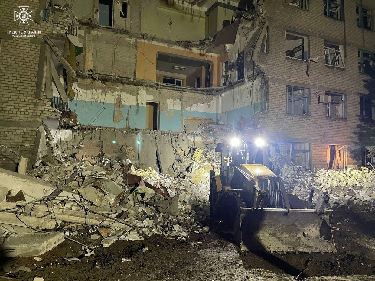 Update: At least 2 killed by Russian strike on hospital in Selydove on Nov. 20
