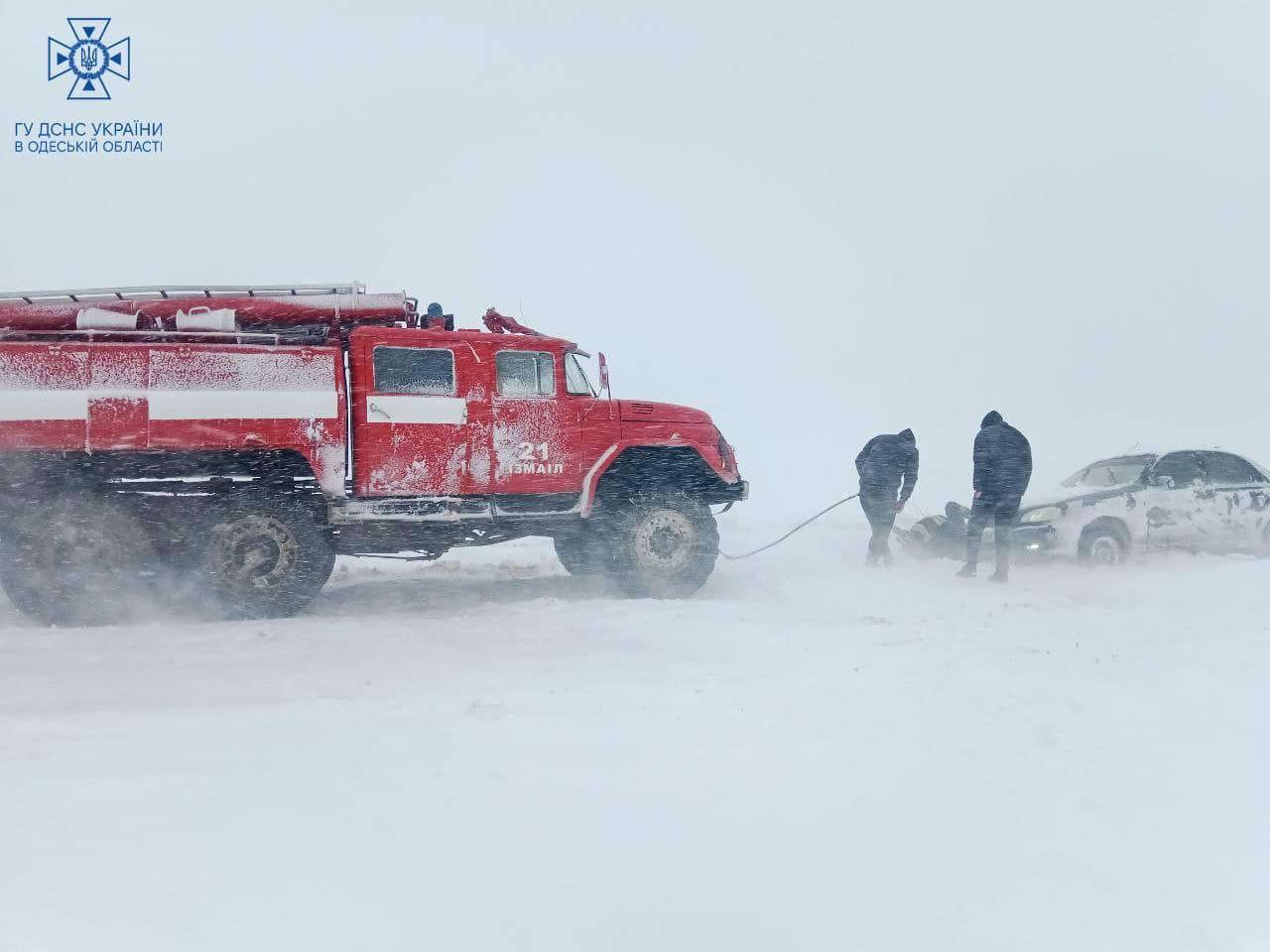 Snowstorm causes blackouts in 131 towns, villages of Odesa Oblast