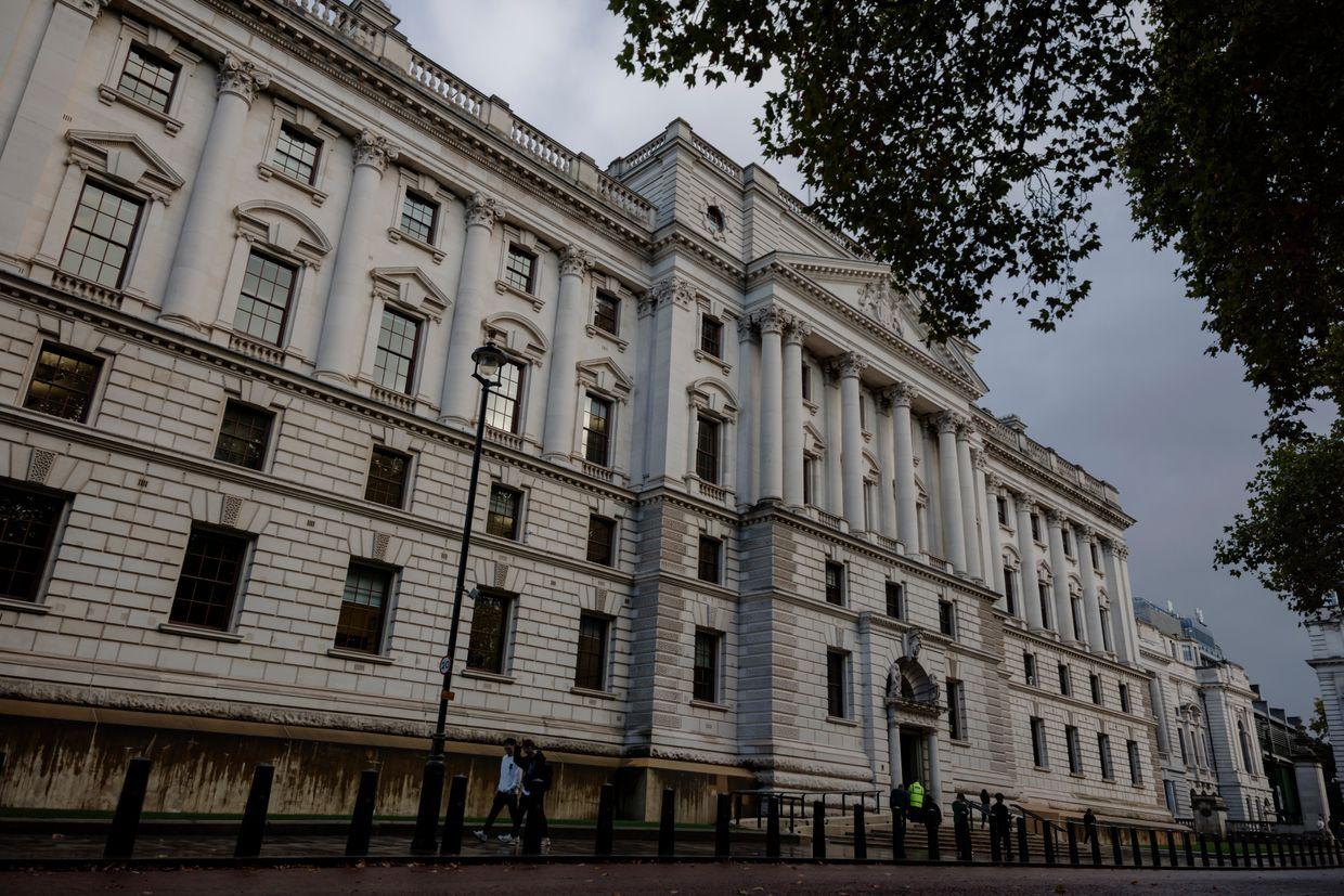 FT: 127 UK companies admit breaching Russia sanctions