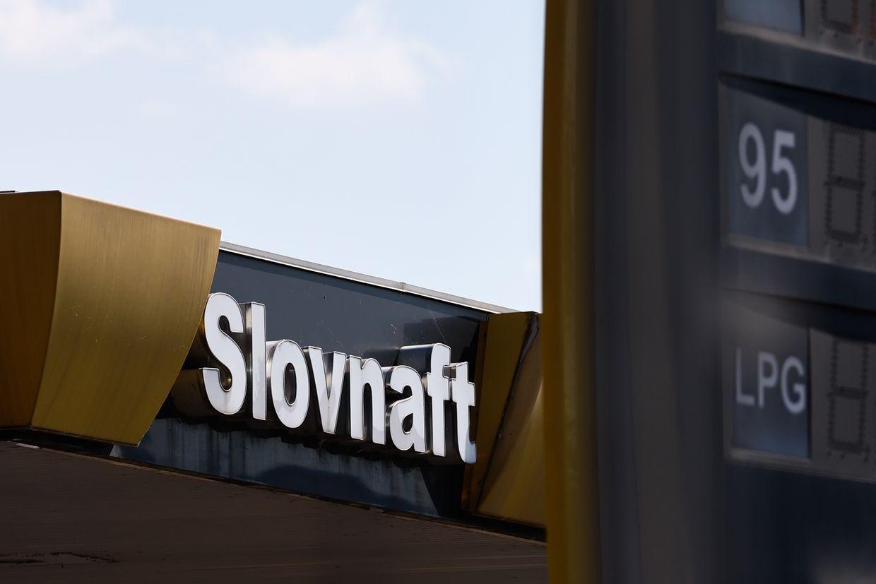 FT: Slovakia, Czechia seek extension to EU permission allowing trade of Russian oil products