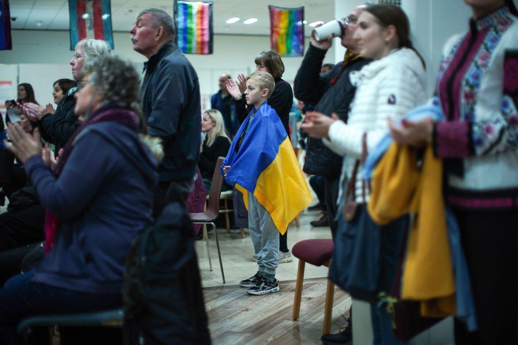 Media: Ukrainian refugees fall victim to ‘sophisticated’ UK visa scams