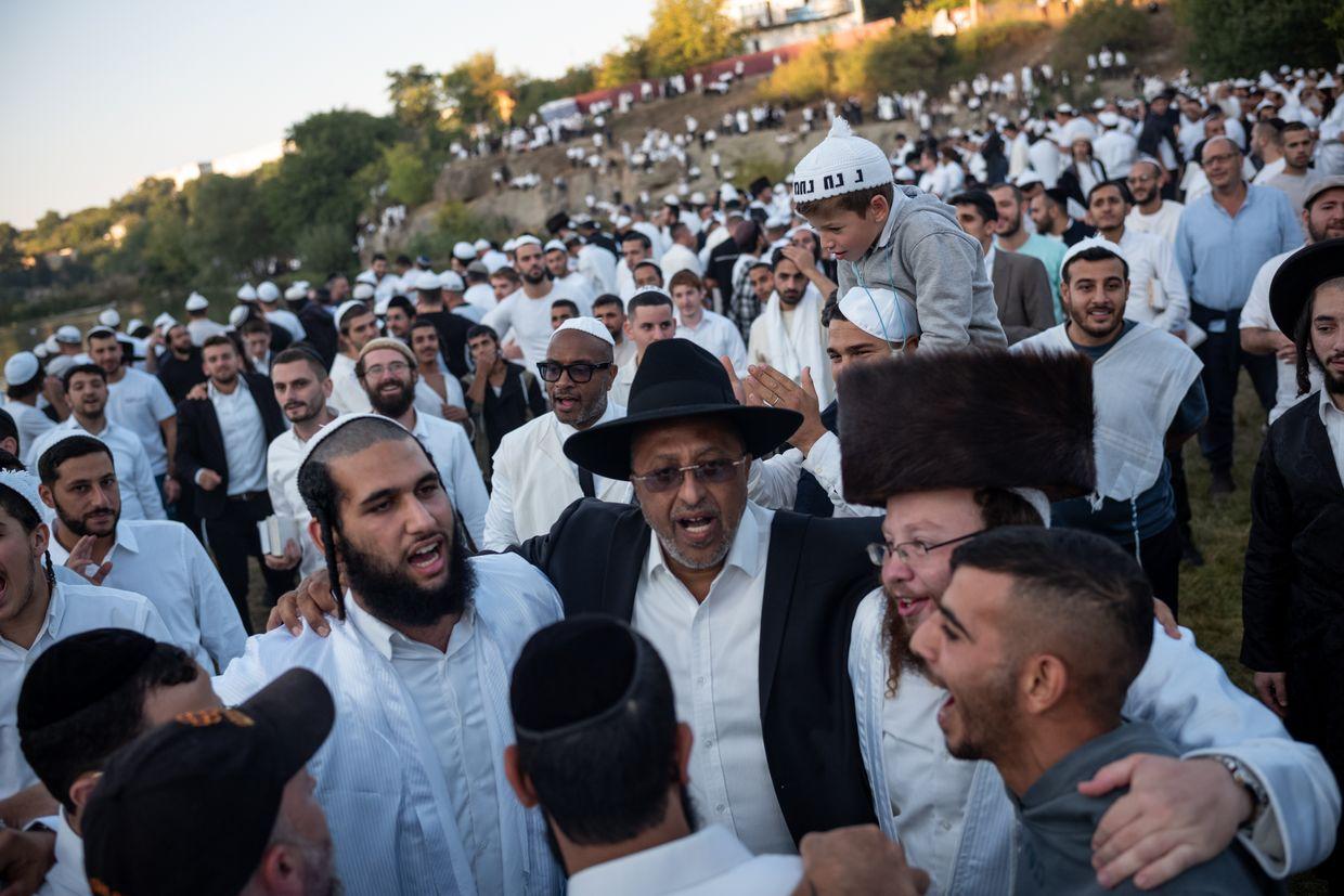 Thousands of Jewish pilgrims travel to Ukraine for Rosh Hashana, despite official warnings