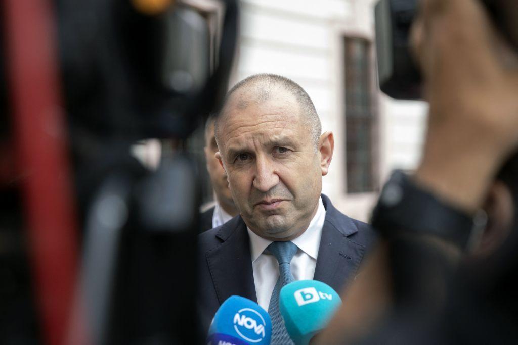 Bulgarian president vetoes agreement on armored vehicles for Ukraine