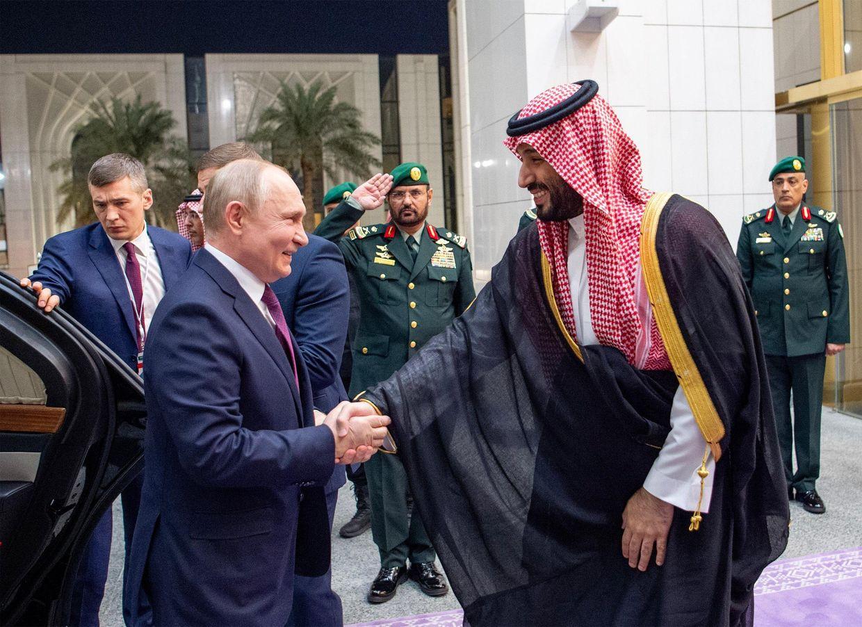 Putin meets Saudi crown prince during his Gulf visit