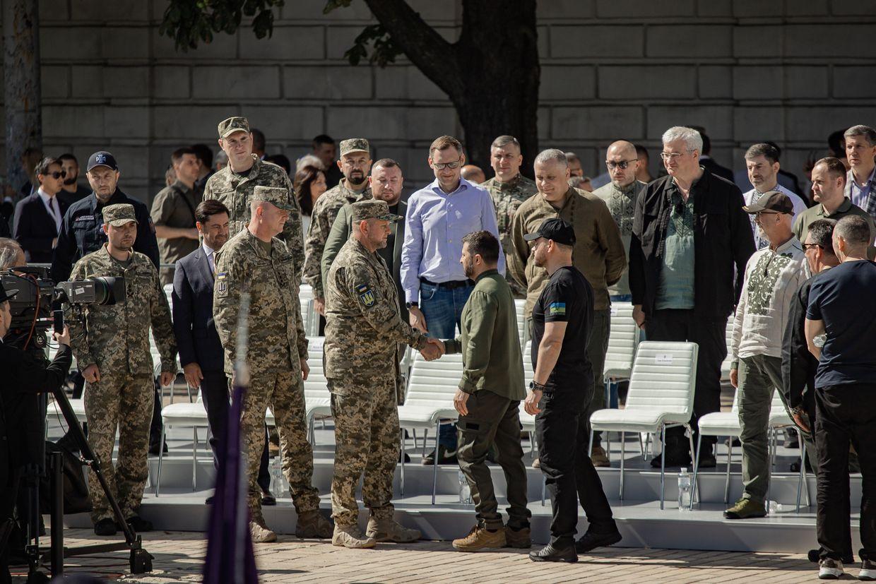 Zelensky on alleged conflict with top commander: 'I have working relationship with Zaluzhnyi'