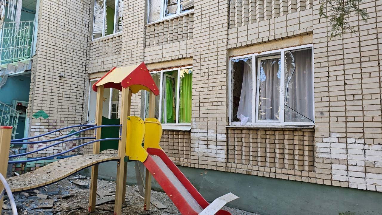 Russian attack on Kherson injures 1, damages kindergarten