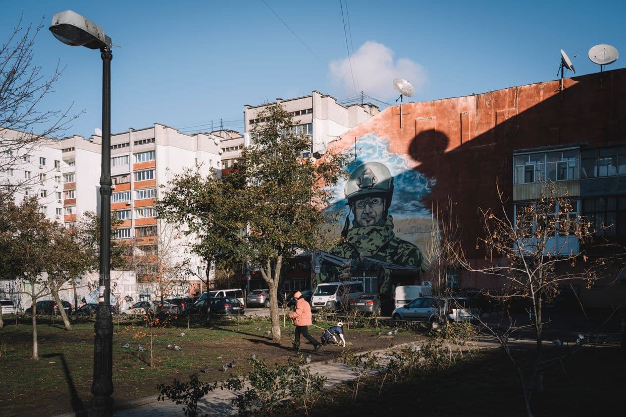Poll: Half of Ukrainians make no long-term life plans amid full-scale war