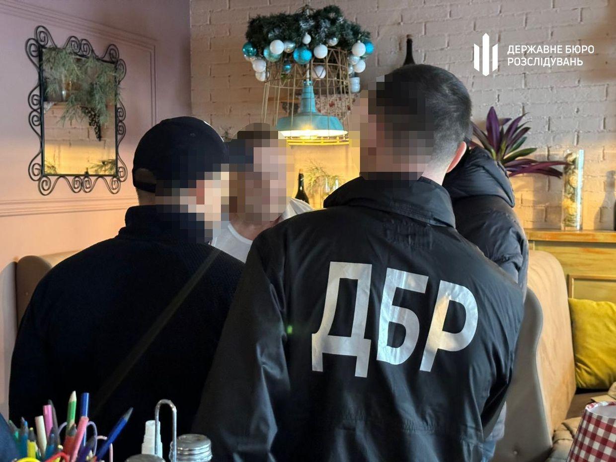 Businessman detained over allegedly attempting to bribe State Bureau of Investigation official