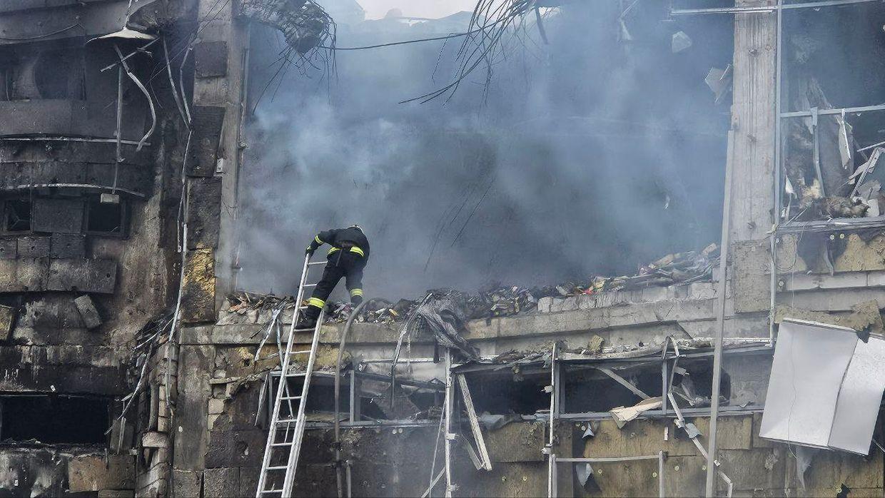 Russia targets maternity hospital, shopping center in Dnipro, kills 4