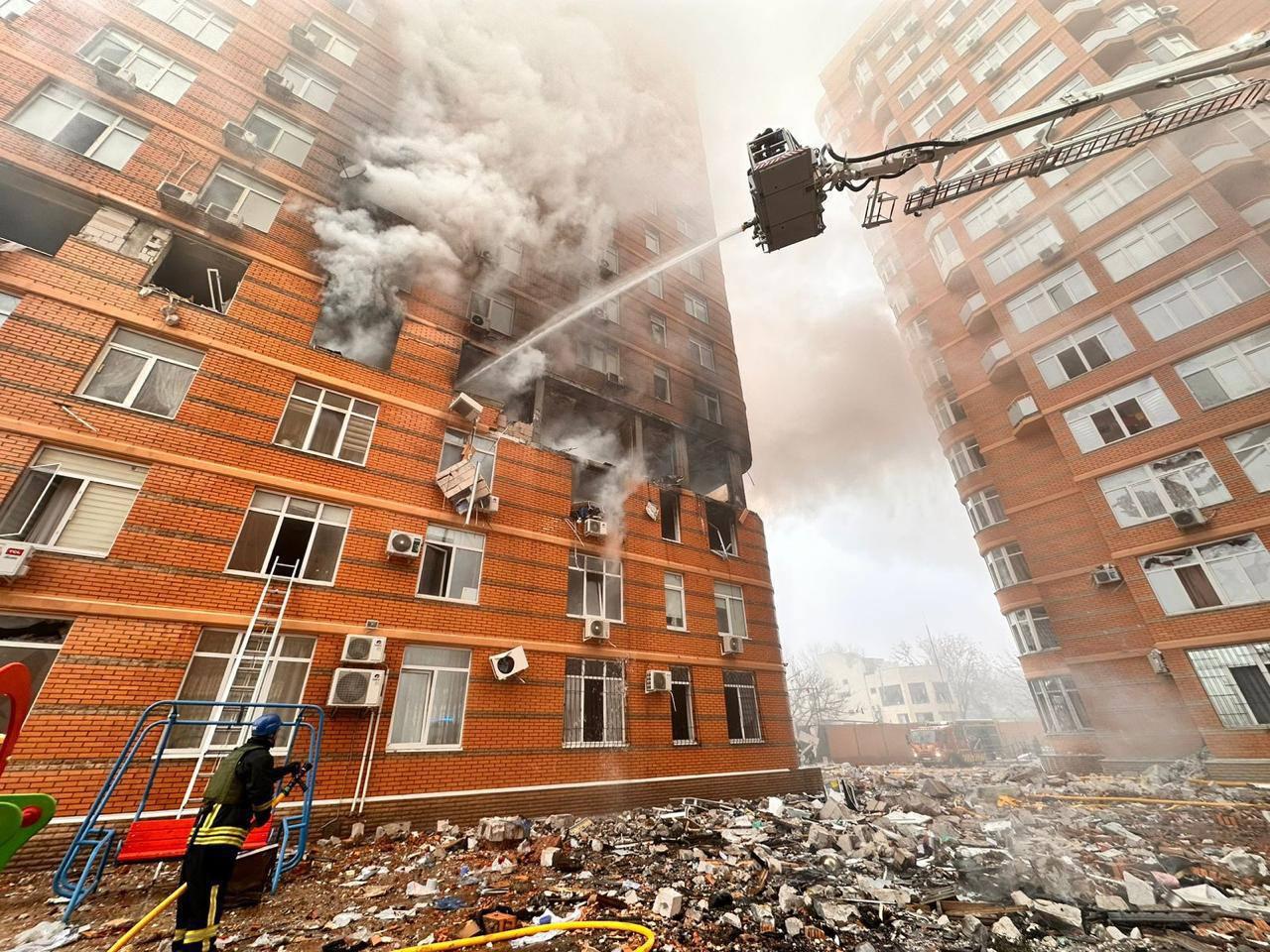 Russia attacks Odesa, kills 2, injures 15