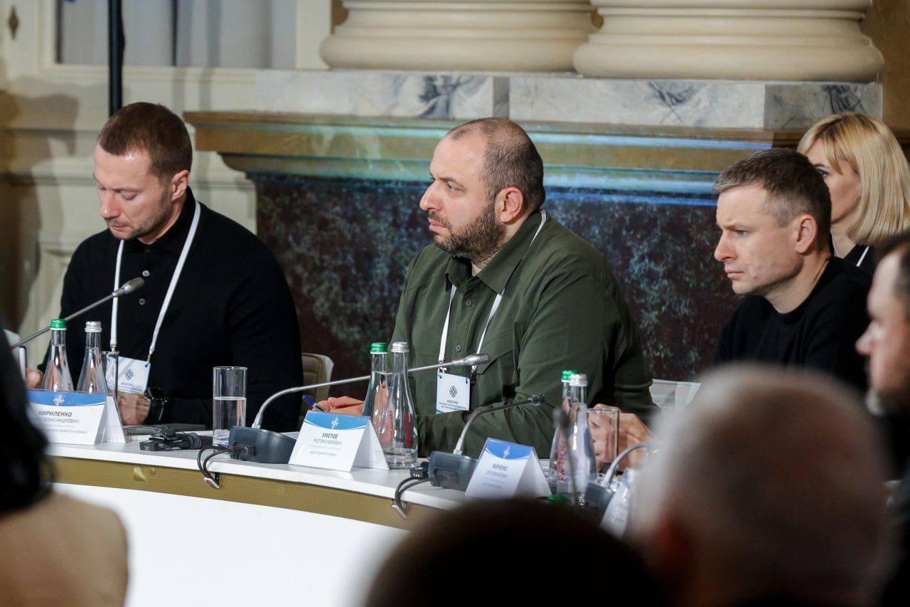 Defense minister urges local authorities to contribute to mobilization