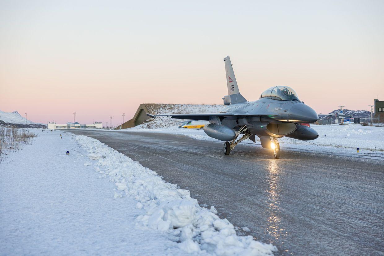 Norwegian F-16 jets arrive in Denmark for Ukrainian pilots training