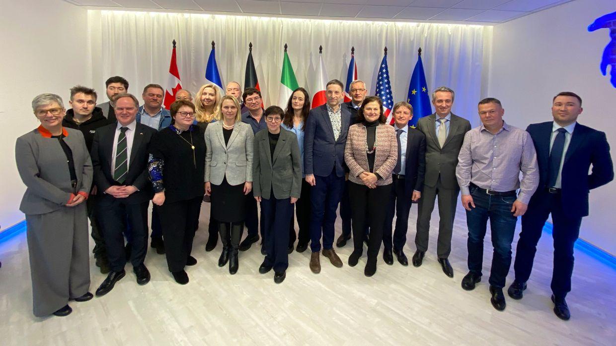 Ukrainian journalists meet G7 ambassadors amid concerns about press freedom
