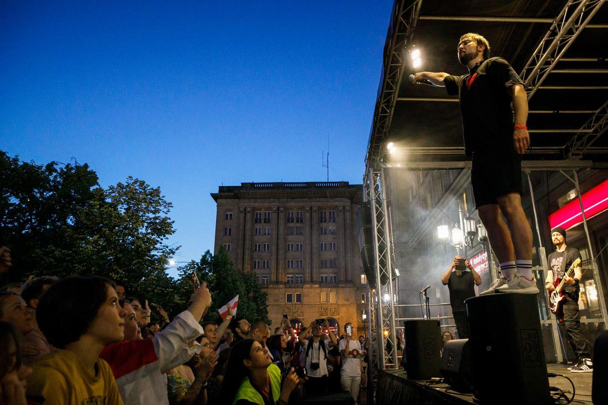 Rock band famous for 2020 protest anthem detained in Belarus