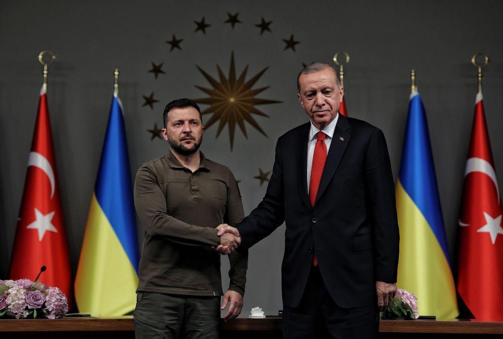 Zelensky, Erdogan discuss peace formula, Black Sea security in phone call