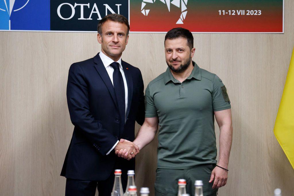 Zelensky discusses Ukraine's defense needs with Macron by telephone