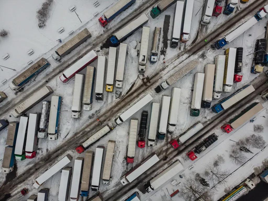 Border guards: Romanian farmers block movement of trucks on Ukrainian border