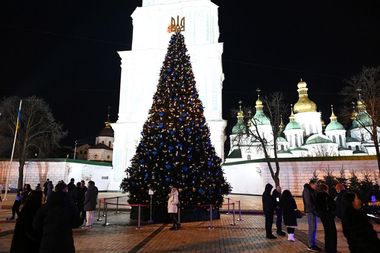 Ukraine celebrates New Year amid Russian drone attack (Photos)