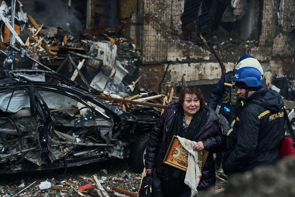 Officials: Death toll of Russia’s Jan. 2 mass attack rises in Kyiv, Kharkiv