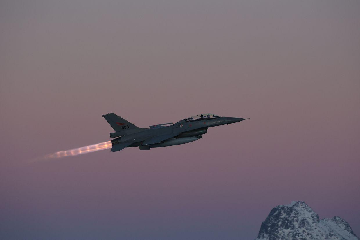 VOA: F-16s are ‘exceeding expectations’ of Ukraine's pilots